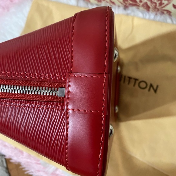 Authentic Louis Vuitton Alma red Epi leather - Picture 8 of 14